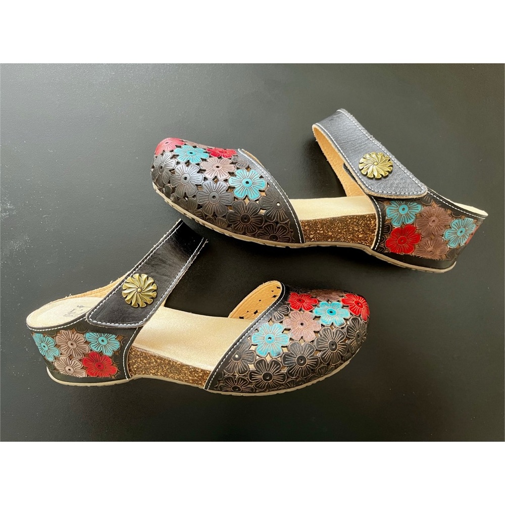 Like-new Spring Step L’Artiste wedge clogs, 37